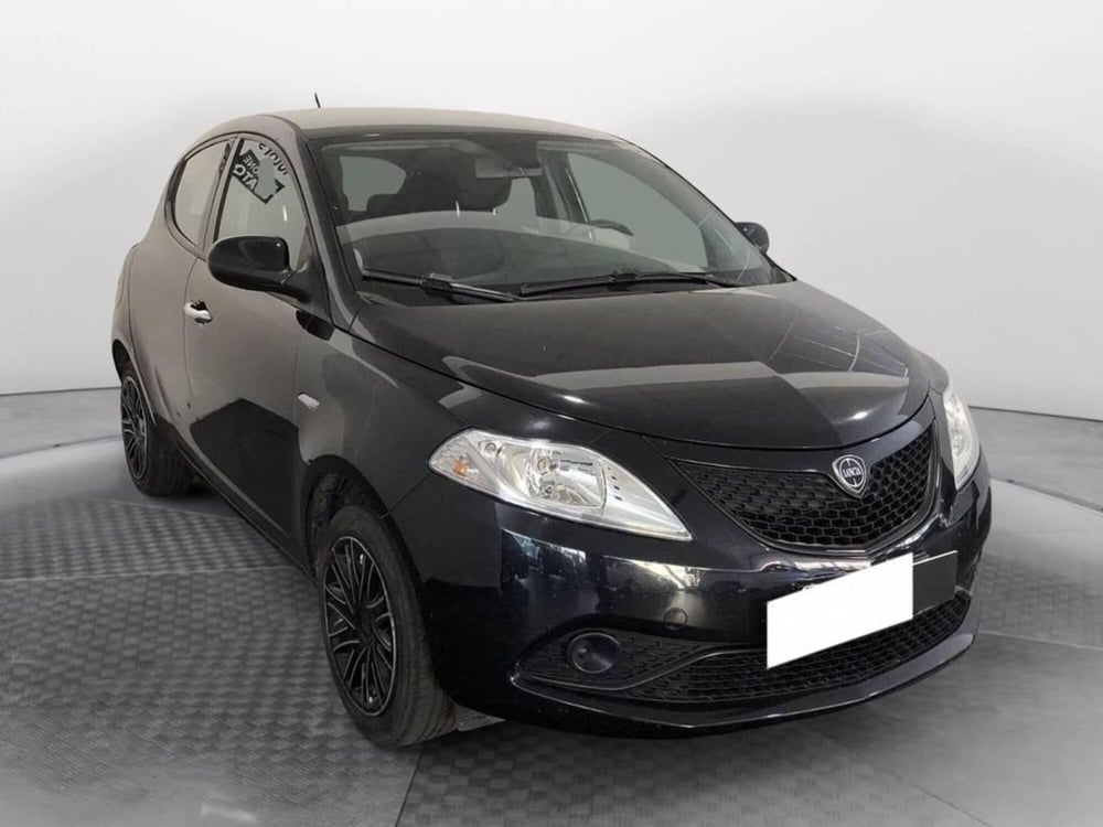 Lancia Ypsilon usata a Torino (3)