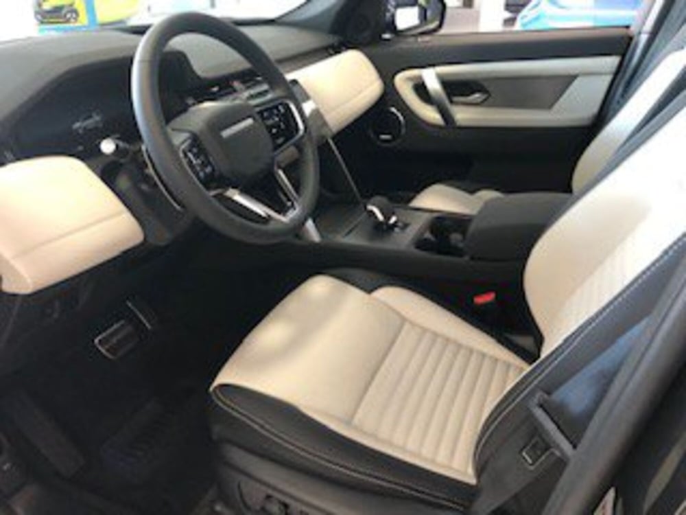 Land Rover Discovery Sport usata a Milano (11)