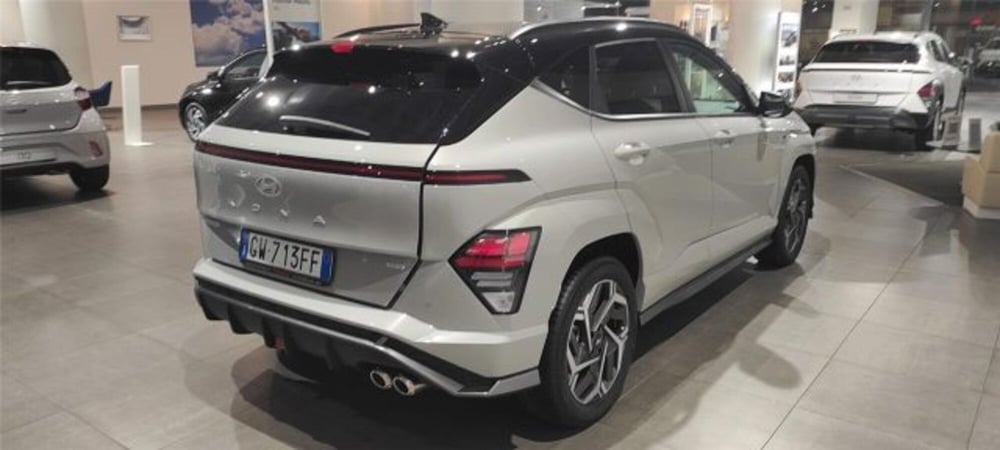 Hyundai Kona nuova a Bari (4)