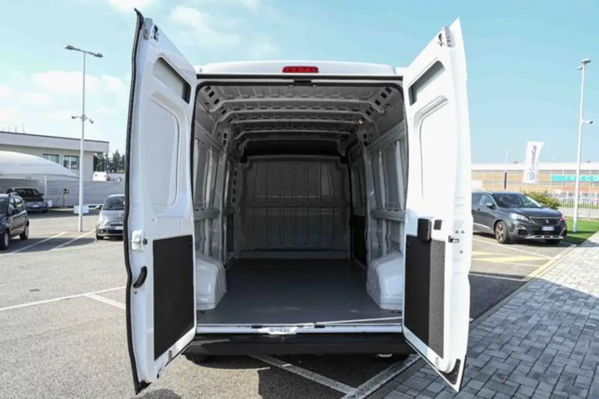 Fiat Ducato Furgone nuova a Torino (7)