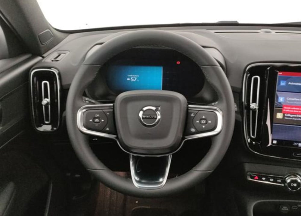 Volvo XC40 nuova a Modena (12)