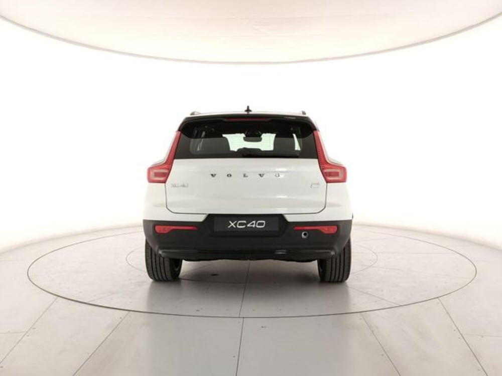 Volvo XC40 nuova a Modena (4)