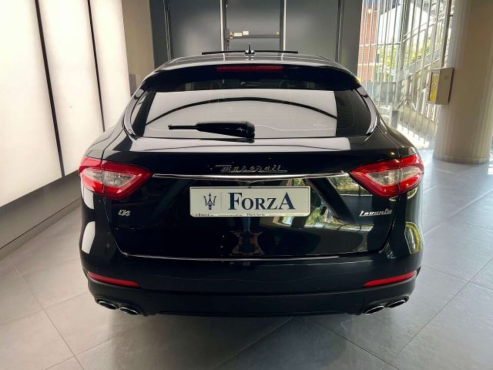 Maserati Levante usata a Torino (6)