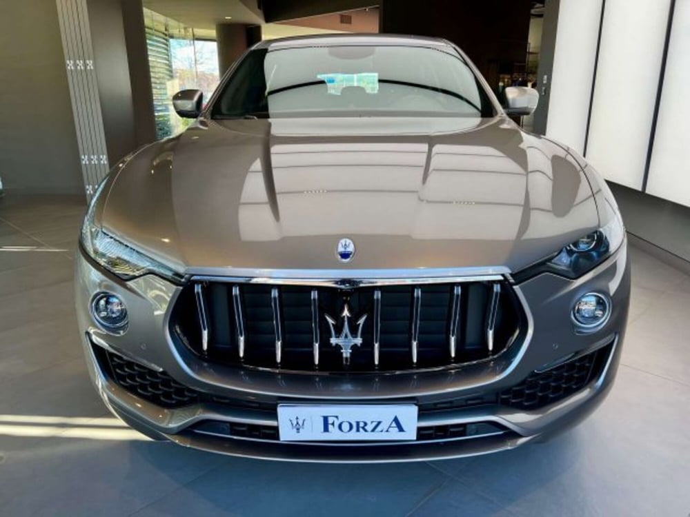 Maserati Levante usata a Torino (2)