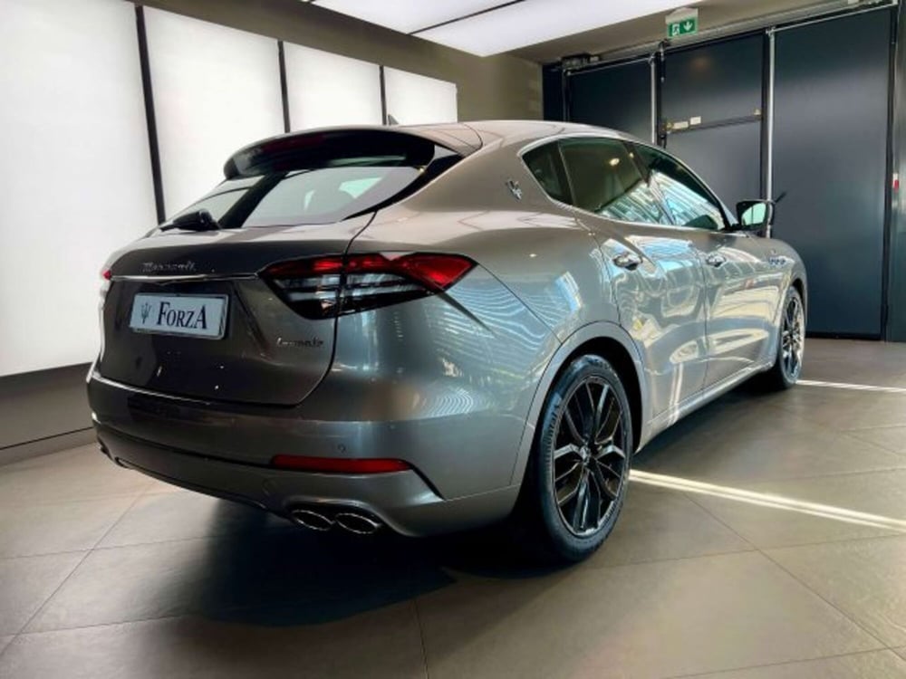 Maserati Levante usata a Torino (7)