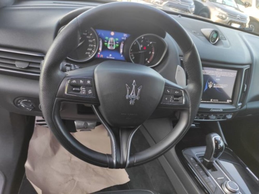 Maserati Levante usata a Frosinone (11)