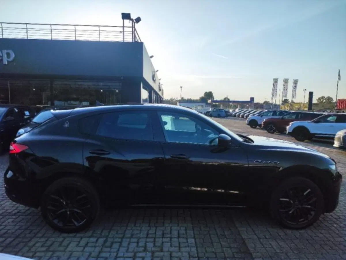 Maserati Levante usata a Frosinone (7)