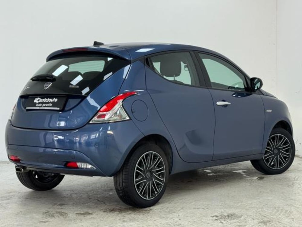 Lancia Ypsilon usata a Como (2)