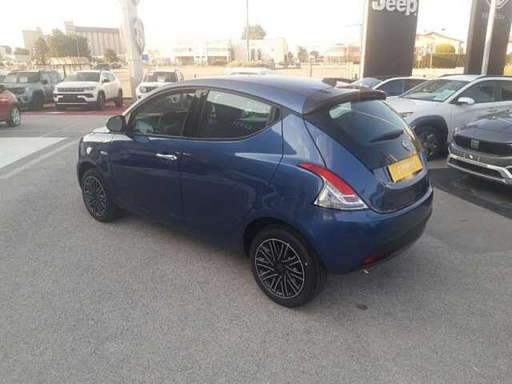 Lancia Ypsilon nuova a Ancona (3)