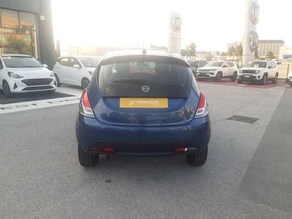 Lancia Ypsilon nuova a Ancona (4)