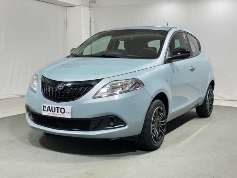 Lancia Ypsilon usata a Sondrio