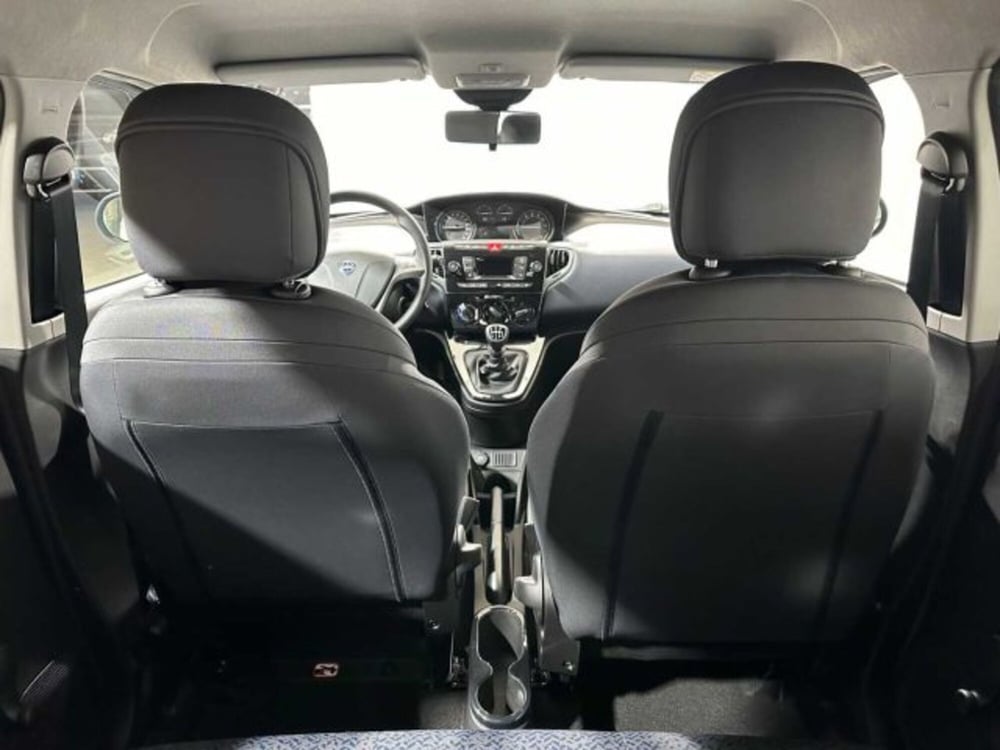 Lancia Ypsilon usata a Sondrio (16)