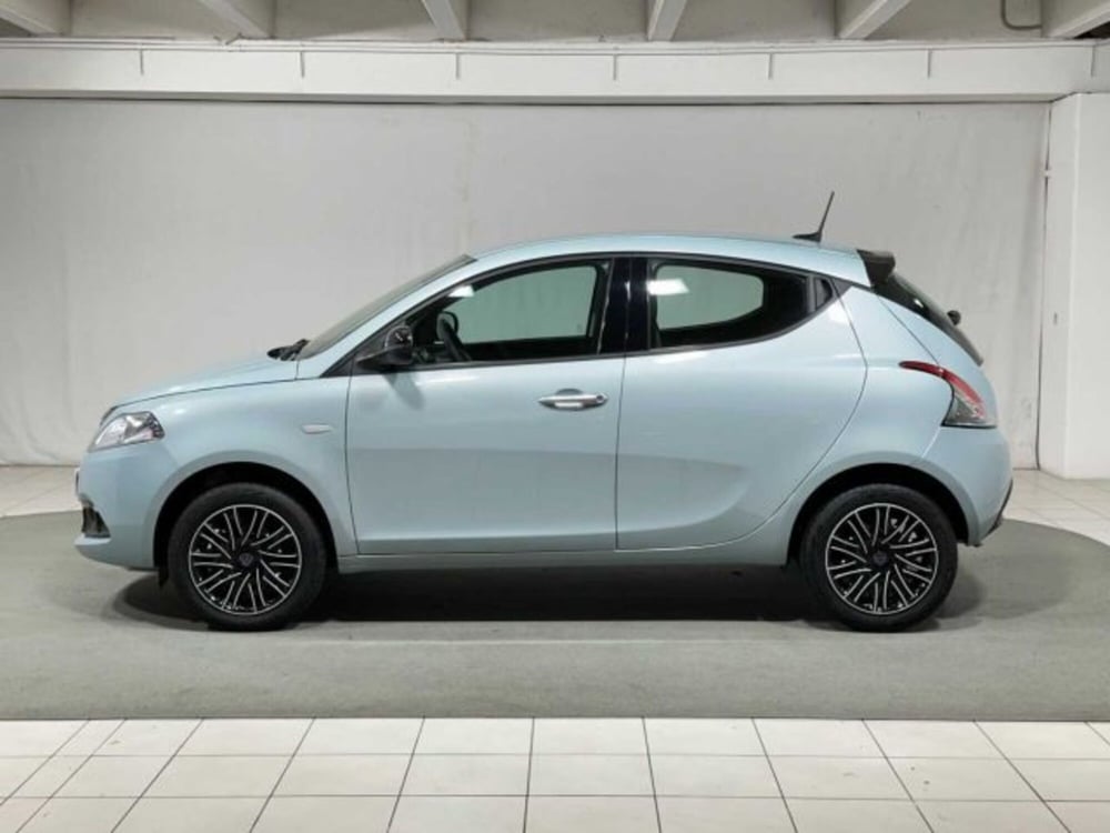 Lancia Ypsilon usata a Sondrio (2)