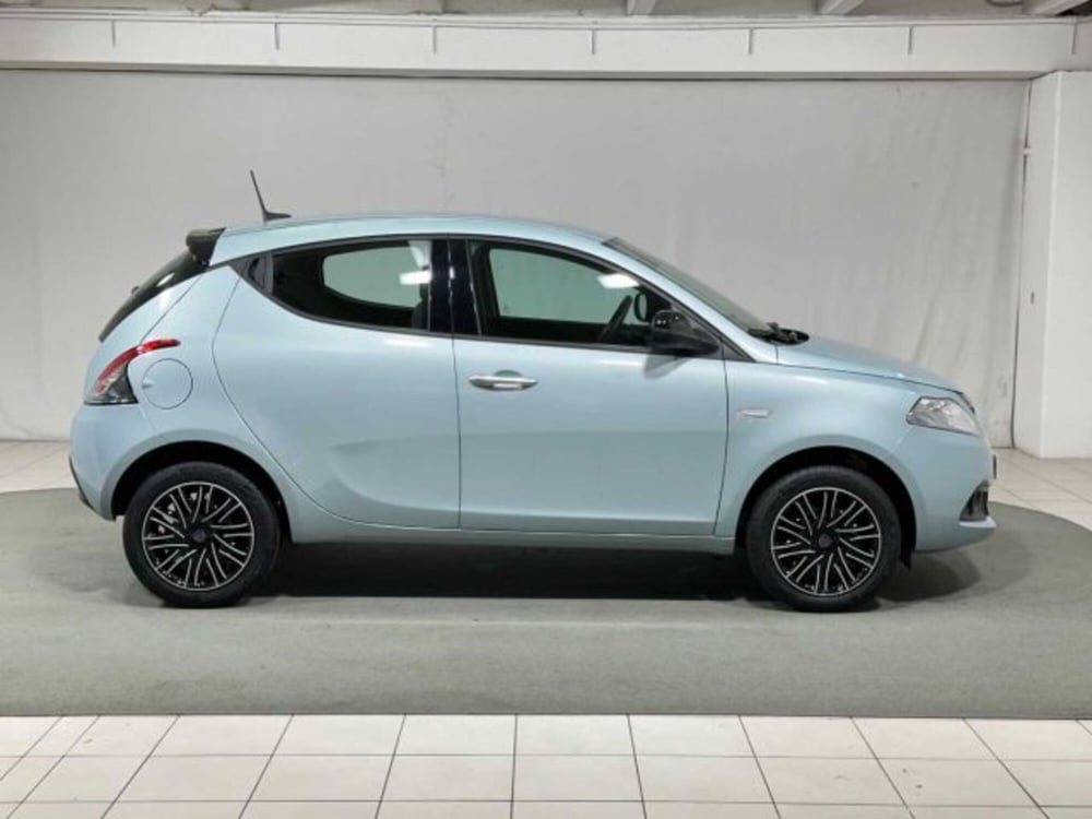 Lancia Ypsilon usata a Sondrio (6)