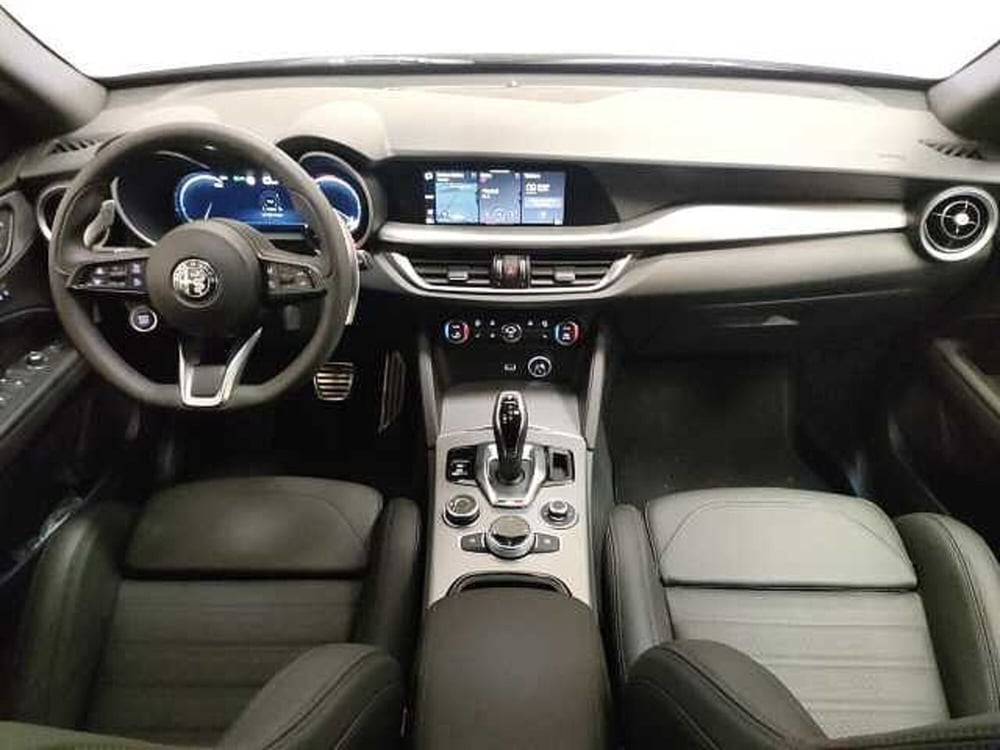 Alfa Romeo Stelvio nuova a Teramo (16)