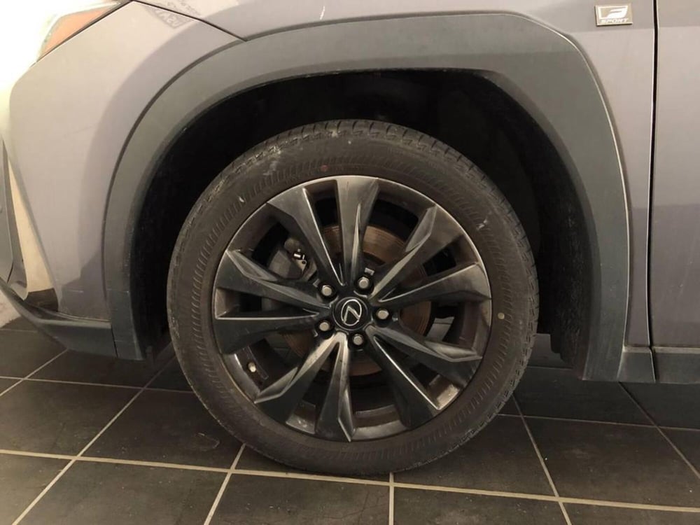 Lexus UX usata a Torino (14)