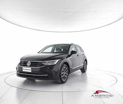 Volkswagen Tiguan 2.0 TDI SCR Life del 2021 usata a Viterbo