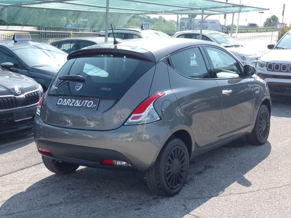 Lancia Ypsilon nuova a Brescia (5)