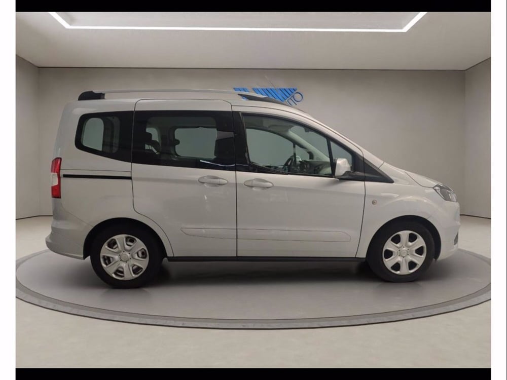 Ford Tourneo Courier usata a Catania (10)