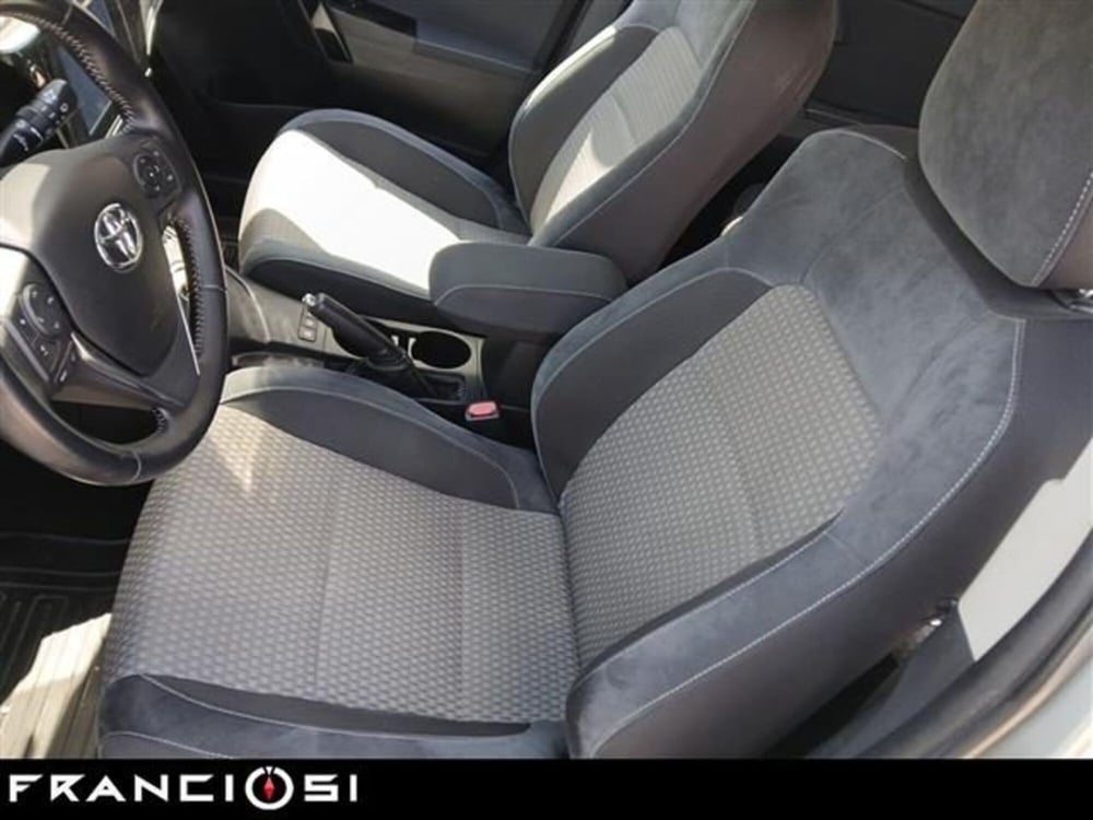 Toyota Auris usata a Modena (5)