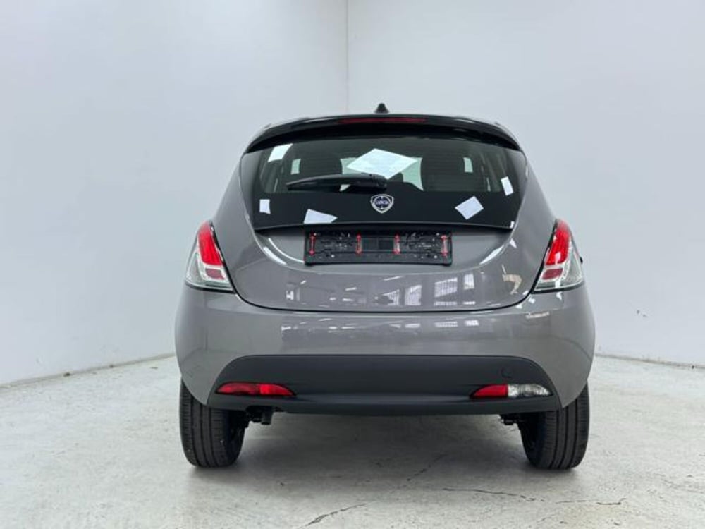 Lancia Ypsilon nuova a Como (7)