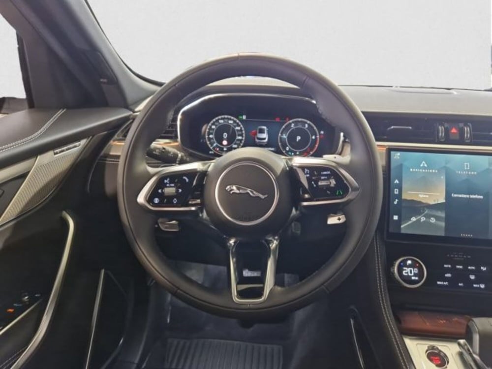 Jaguar F-Pace usata a Livorno (14)