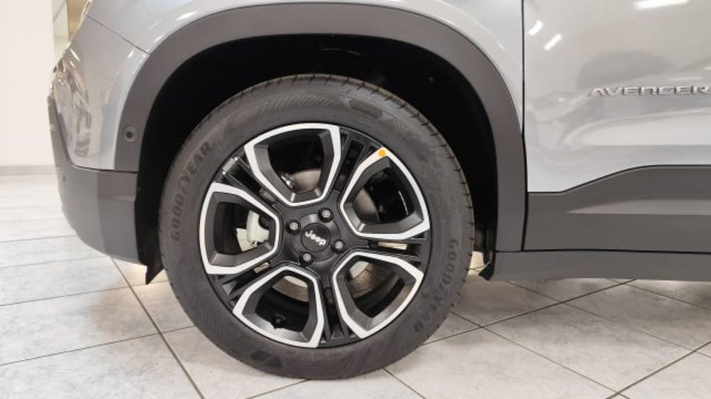Jeep Avenger nuova a Torino (11)