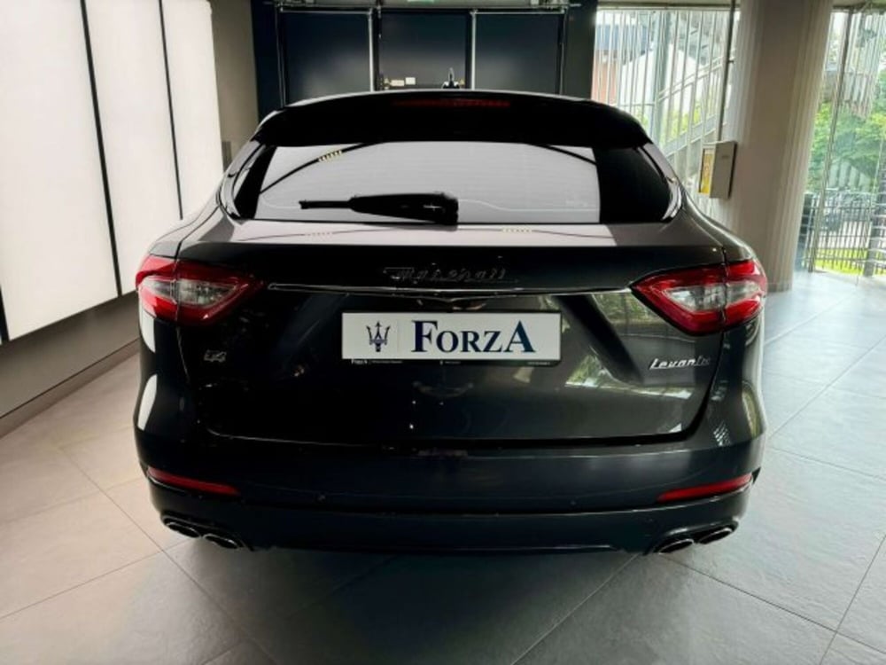 Maserati Levante usata a Torino (7)