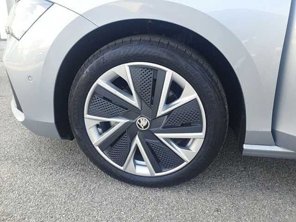 Skoda Superb nuova a Ancona (14)