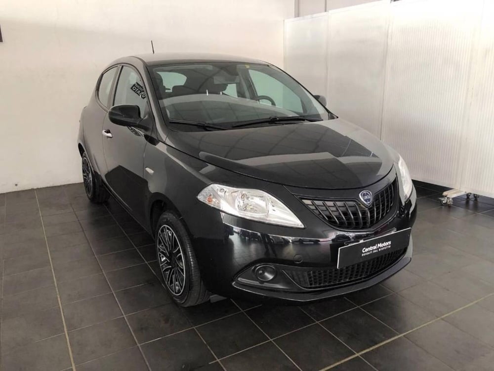 Lancia Ypsilon usata a Torino (3)