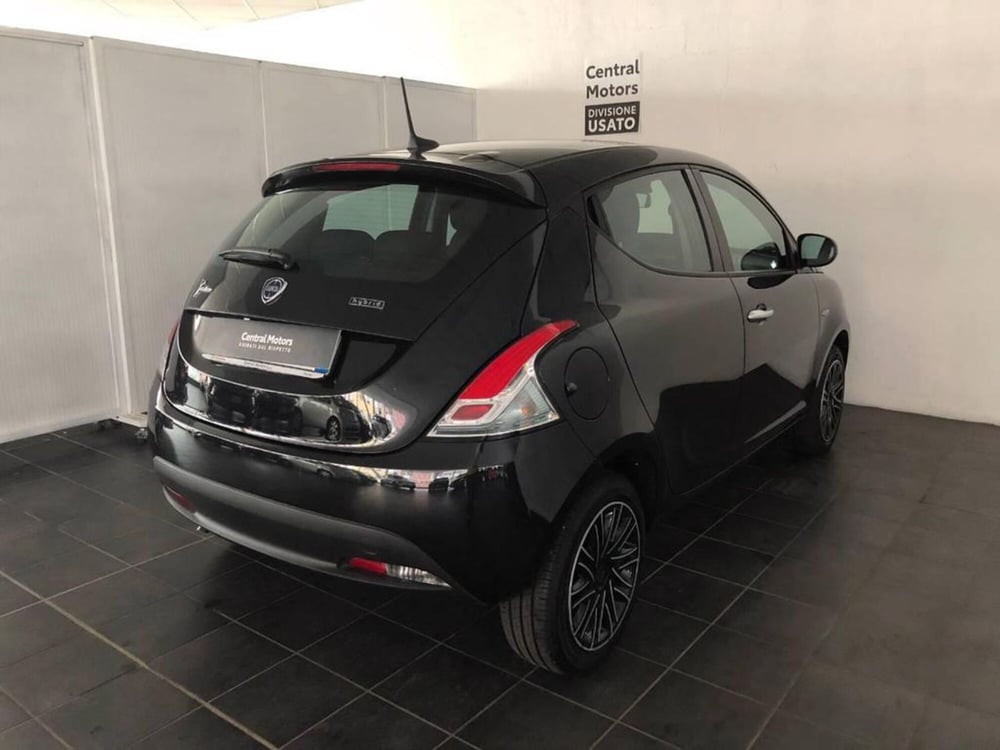 Lancia Ypsilon usata a Torino (4)