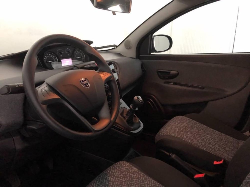 Lancia Ypsilon usata a Torino (7)