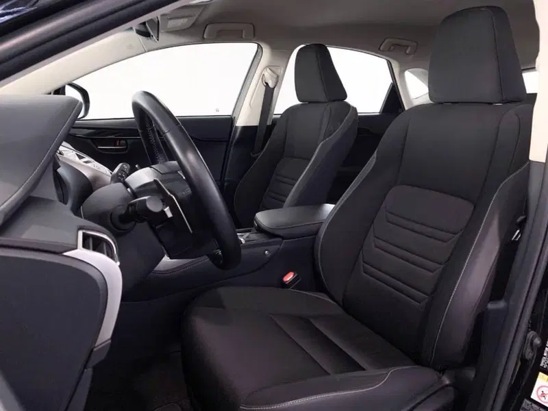 Lexus NX nuova a Torino (12)
