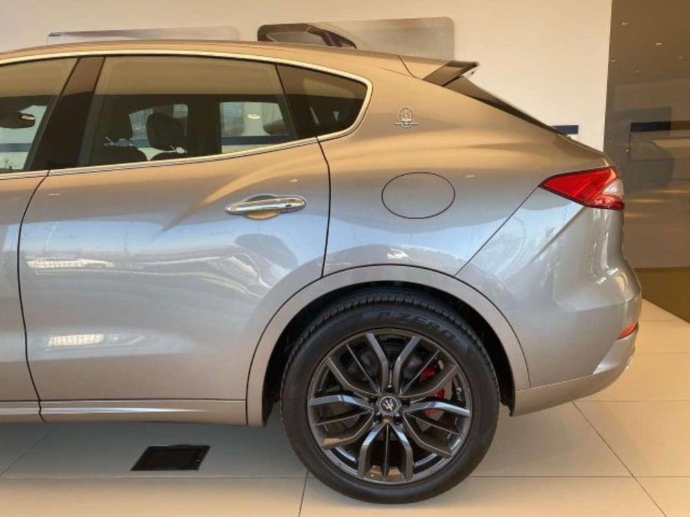 Maserati Levante usata a Torino (6)