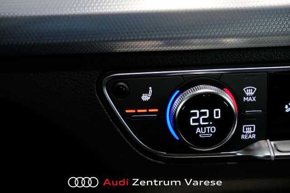 Audi Q5 Sportback nuova a Varese (14)