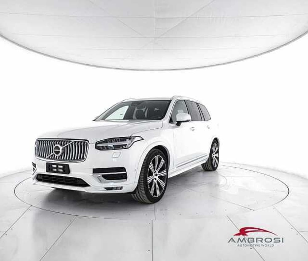 Volvo XC90 nuova a Viterbo