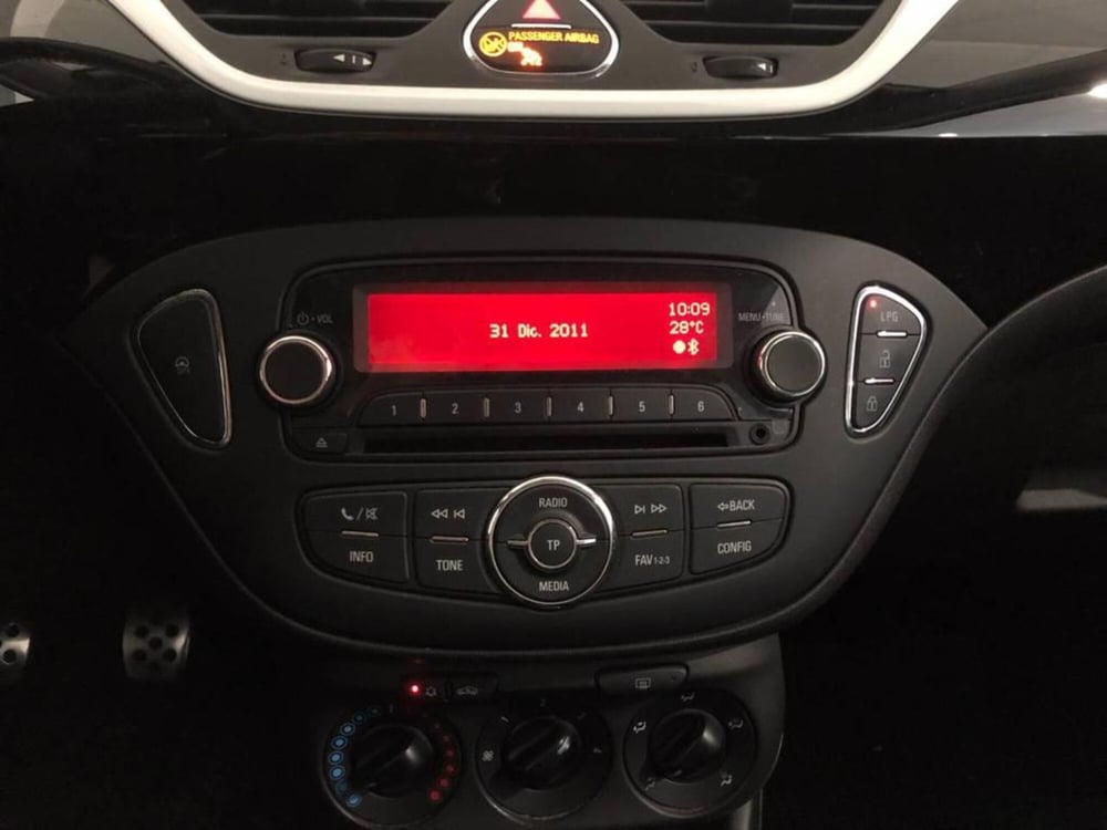 Opel Corsa usata a Torino (12)