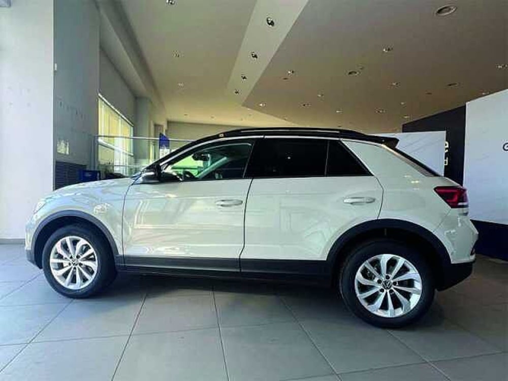 Volkswagen T-Roc nuova a Cosenza (3)