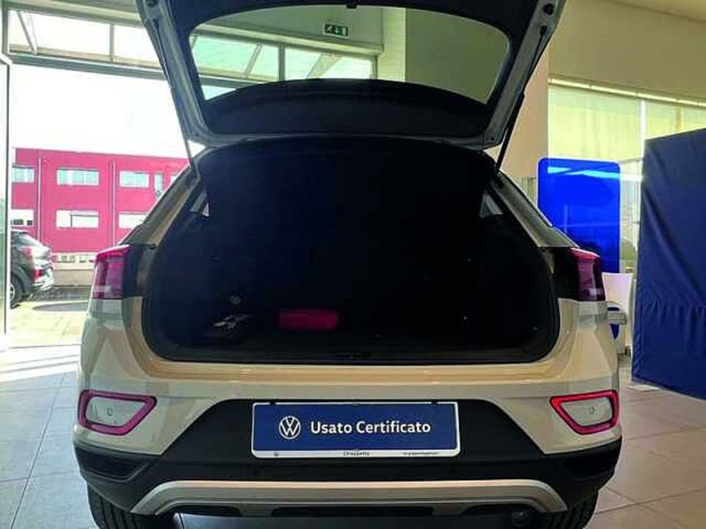 Volkswagen T-Roc nuova a Cosenza (7)