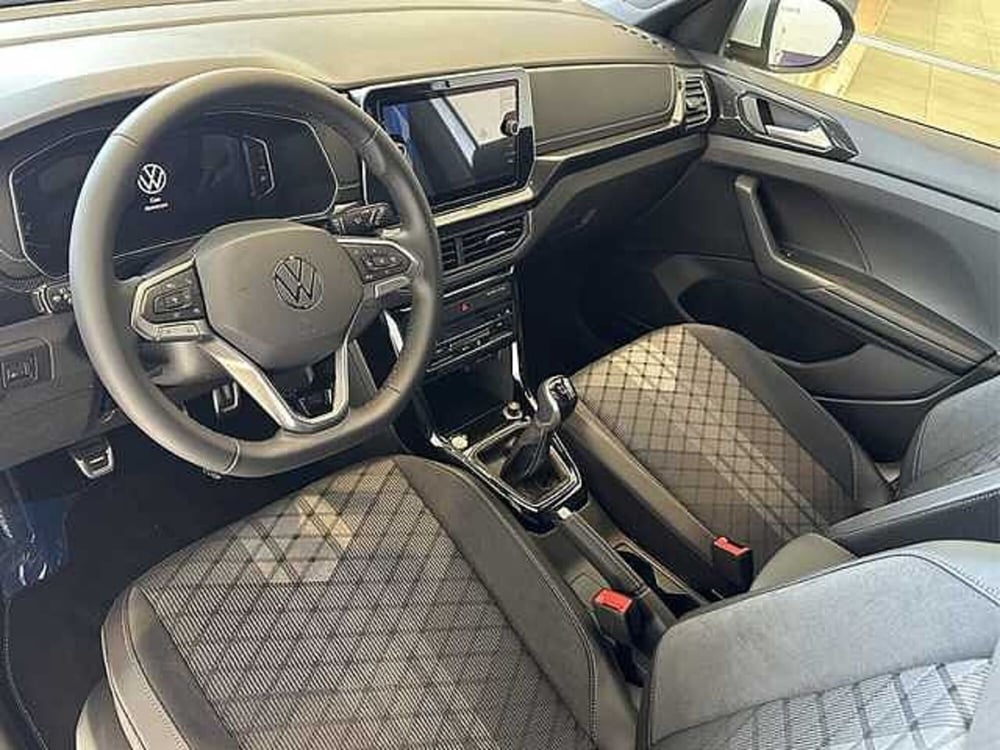 Volkswagen T-Cross nuova a Cosenza (9)