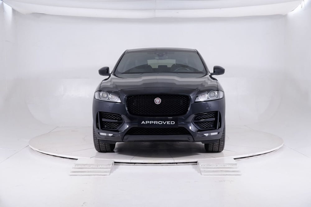 Jaguar F-Pace usata a Torino (8)