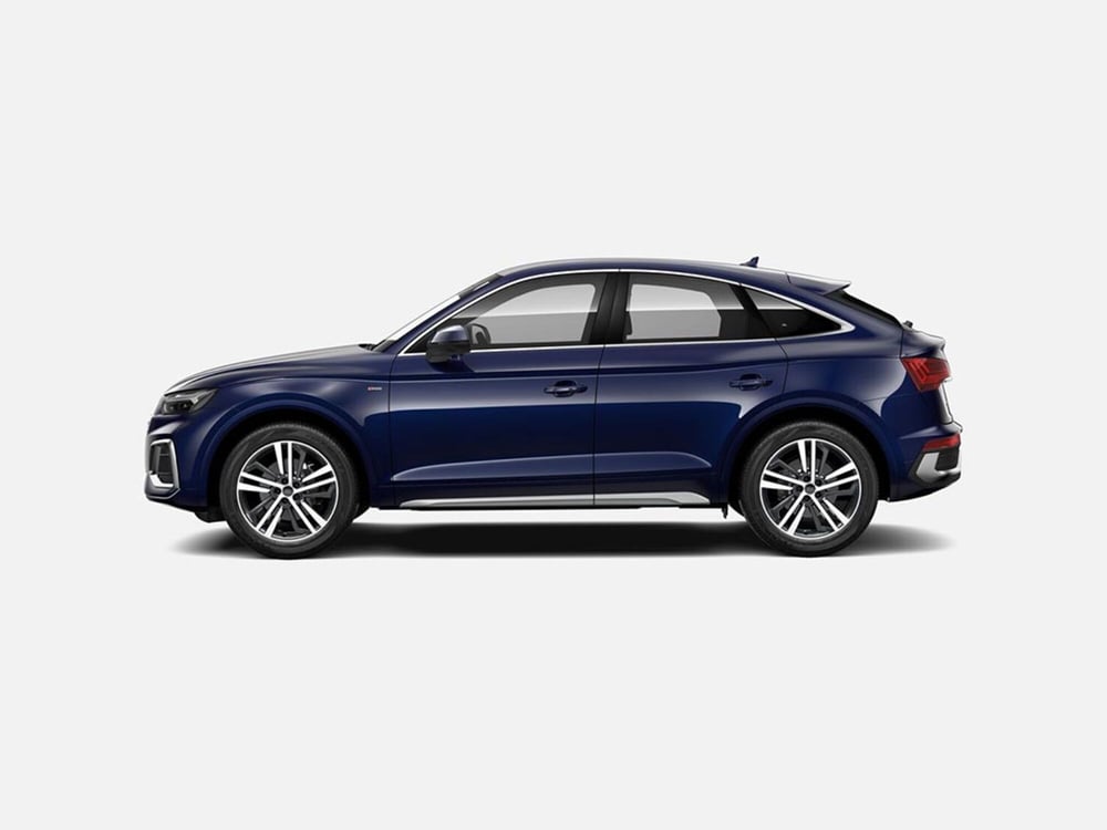 Audi Q5 Sportback nuova a Novara (2)