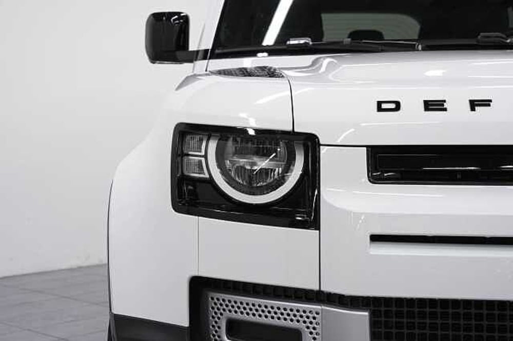 Land Rover Defender usata a Como (11)