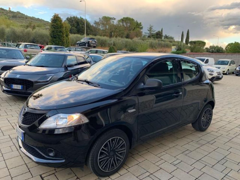 Lancia Ypsilon usata a Arezzo