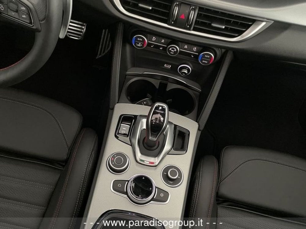Alfa Romeo Stelvio nuova a Catanzaro (17)