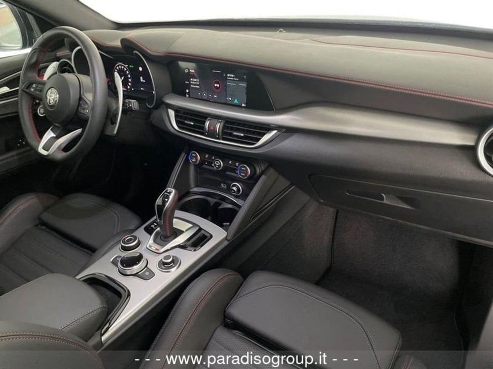 Alfa Romeo Stelvio nuova a Catanzaro (18)
