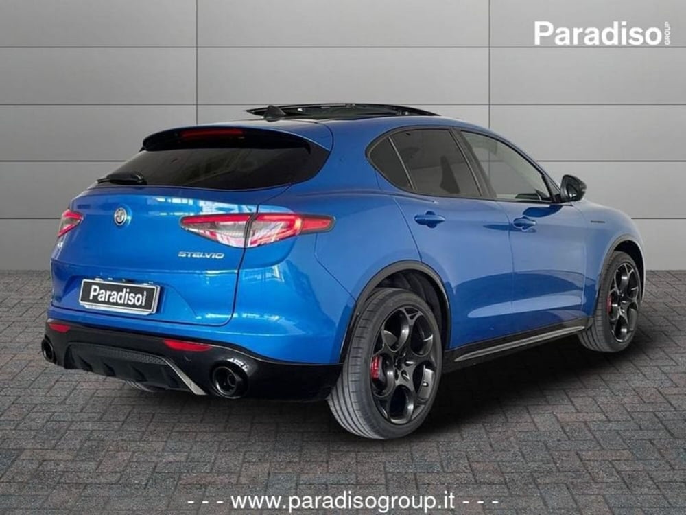 Alfa Romeo Stelvio nuova a Catanzaro (2)