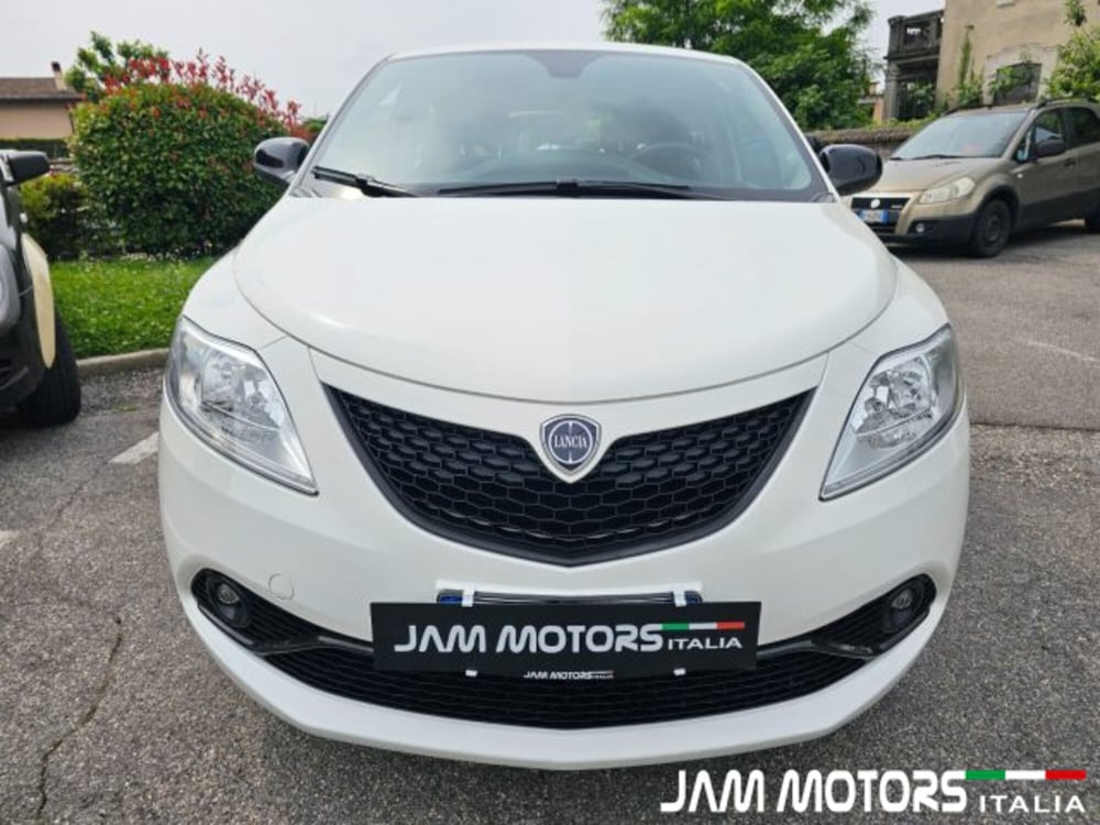 Lancia Ypsilon usata a Como (5)