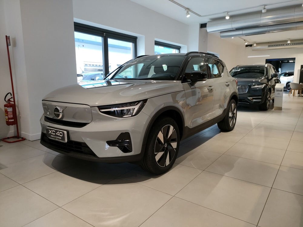 Volvo XC40 nuova a Roma