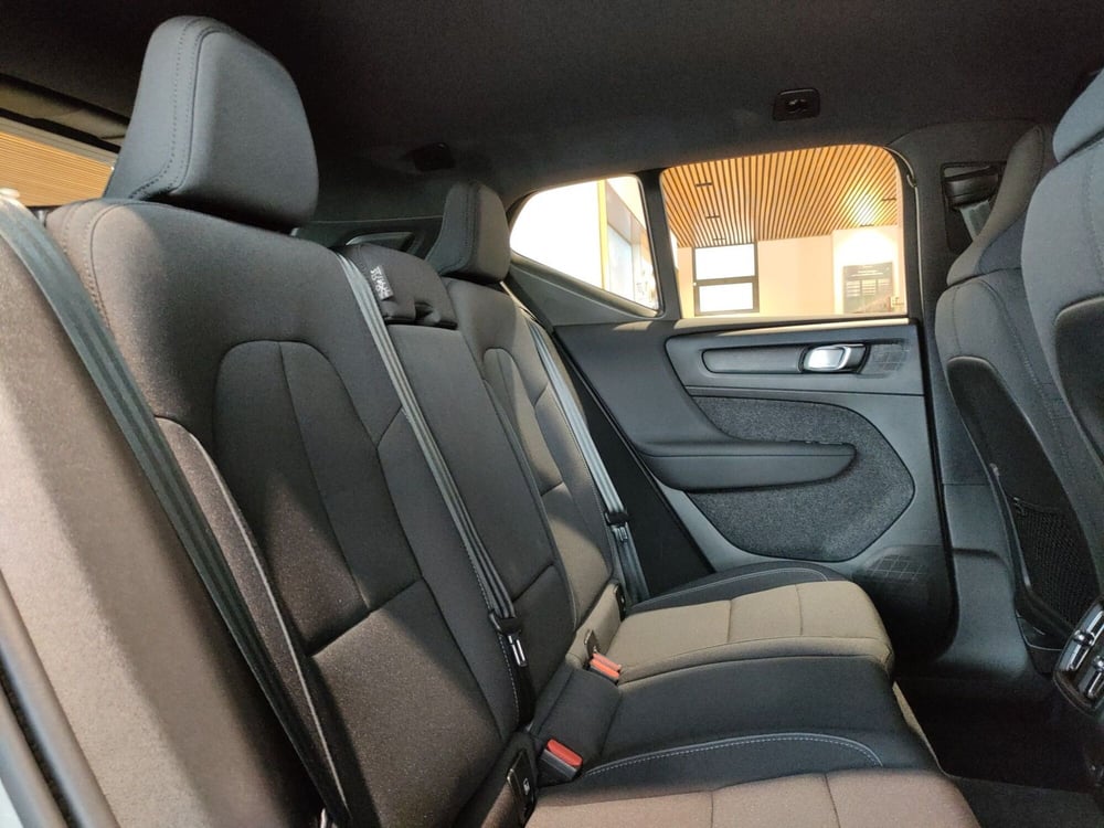 Volvo XC40 nuova a Roma (7)